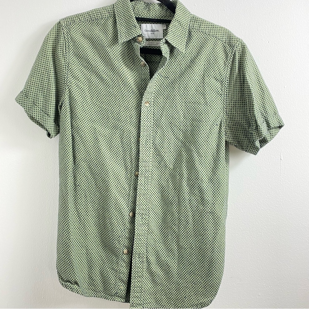 Standard Fit Goodfellow Shirt small - Picture 2 of 6